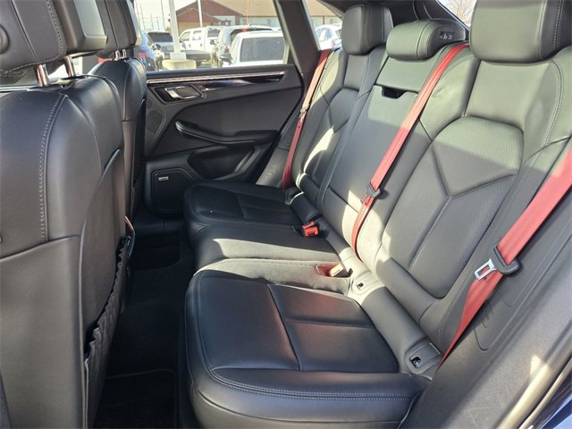 Used 2022 Porsche Macan image 4