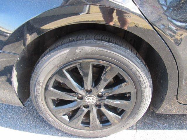 Used 2020 Toyota Camry LE image 9