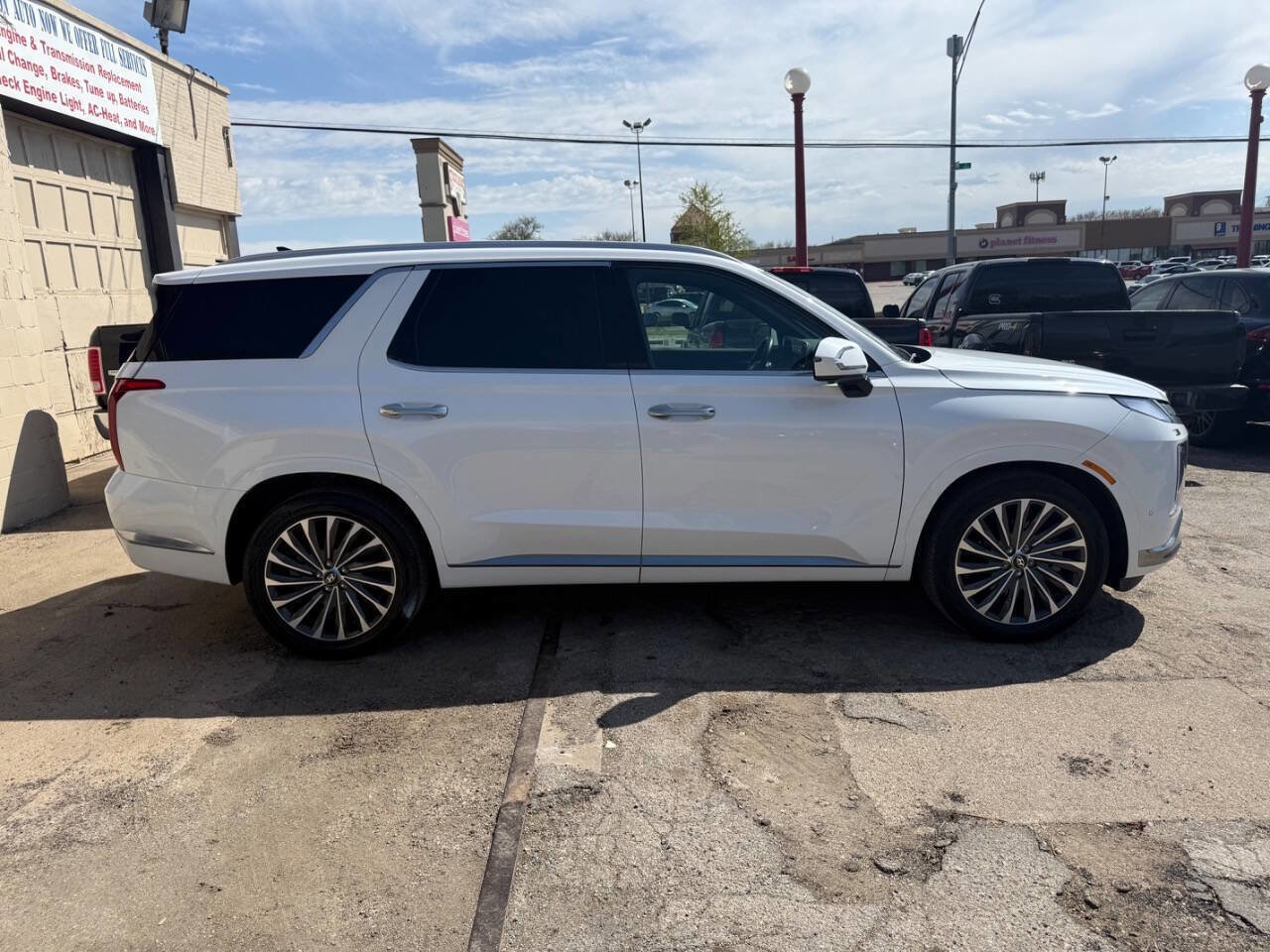 Used 2024 Hyundai Palisade Calligraphy image 4