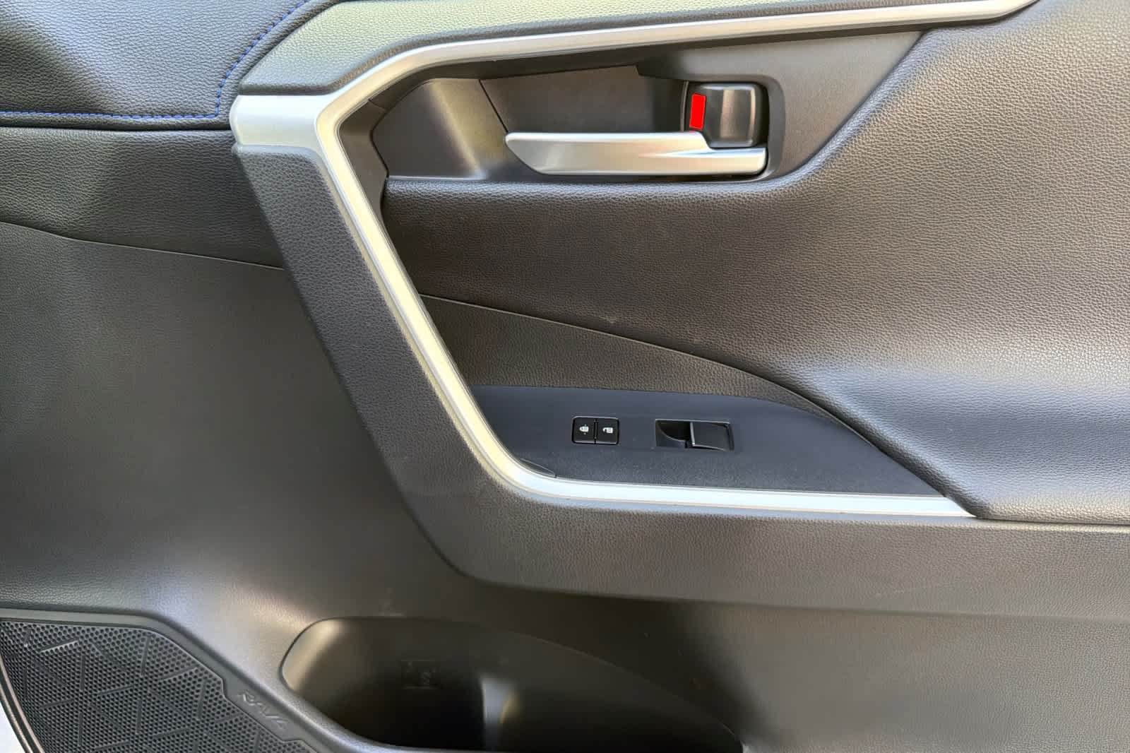 Used 2019 Toyota RAV4 XSE AWD/4WD image 19