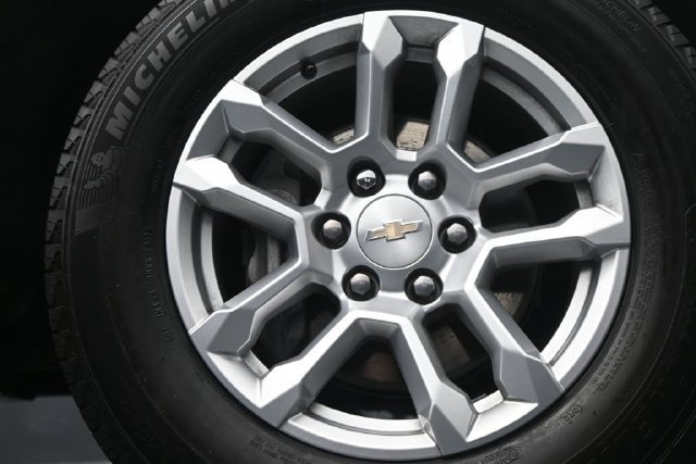Used 2023 Chevrolet Silverado 1500 LT AWD/4WD image 9