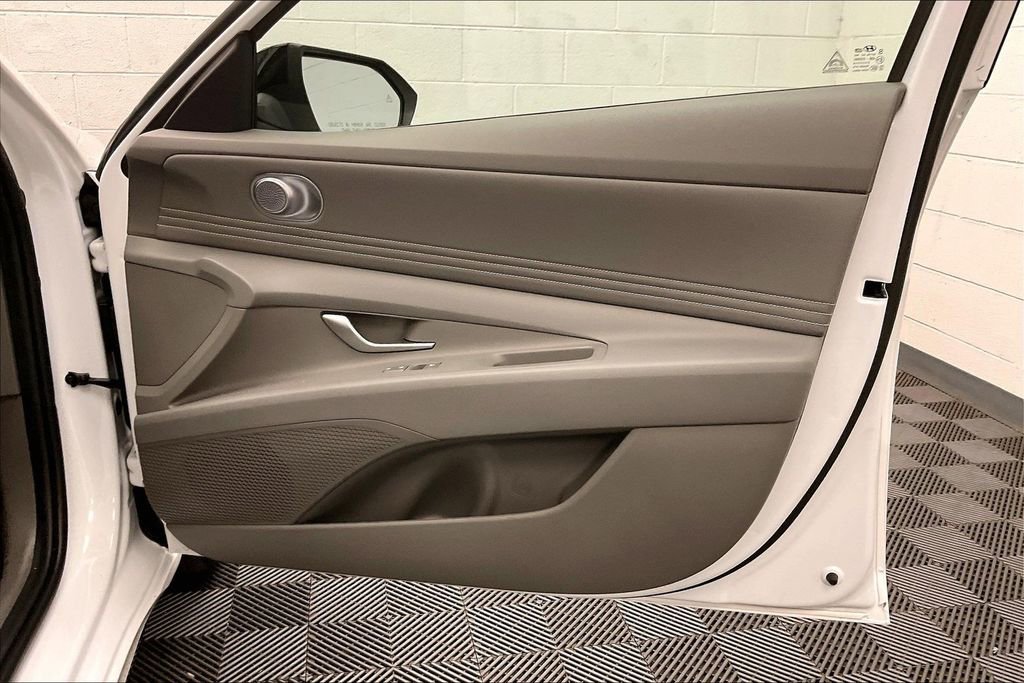 Certified 2025 Hyundai Elantra Sport w/ Cargo Package FWD image 23