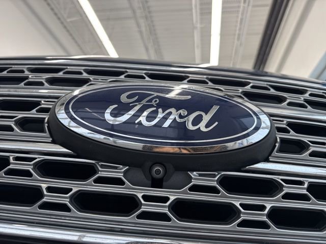 Used 2021 Ford Explorer Limited w/ Equipment Group 301A image 3