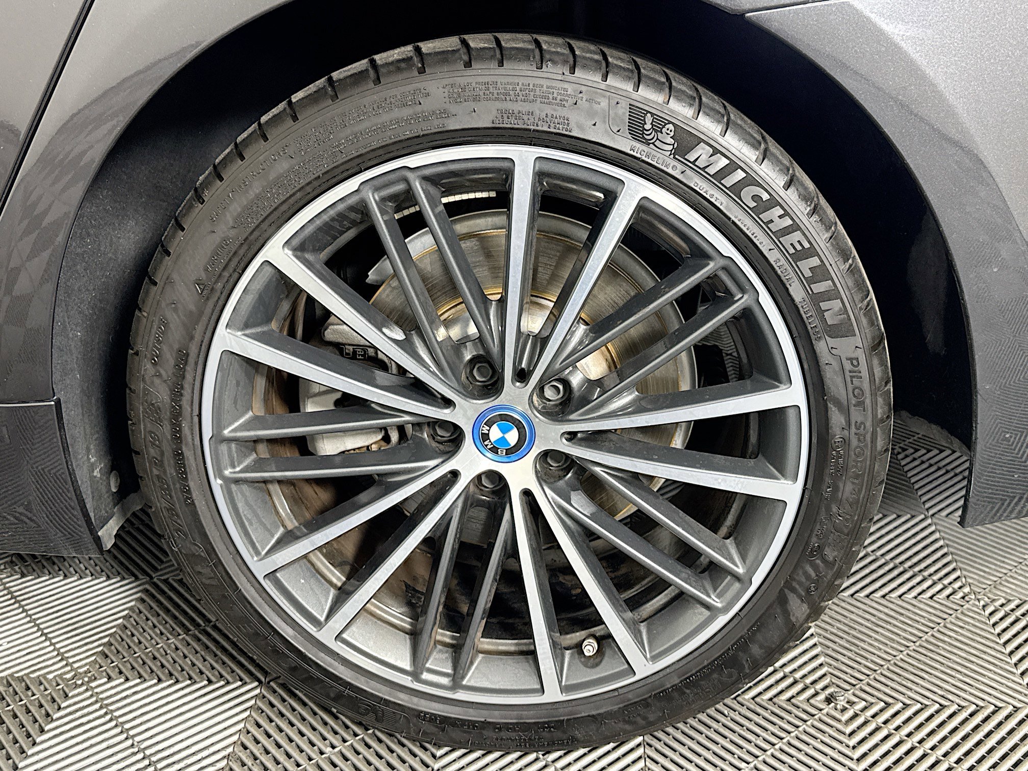 Used 2023 BMW 530e 530e w/ Premium Package image 36