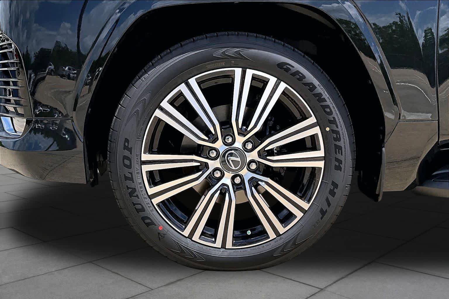New 2026 Lexus LX 600 4WD w/ Luxury Package image 11