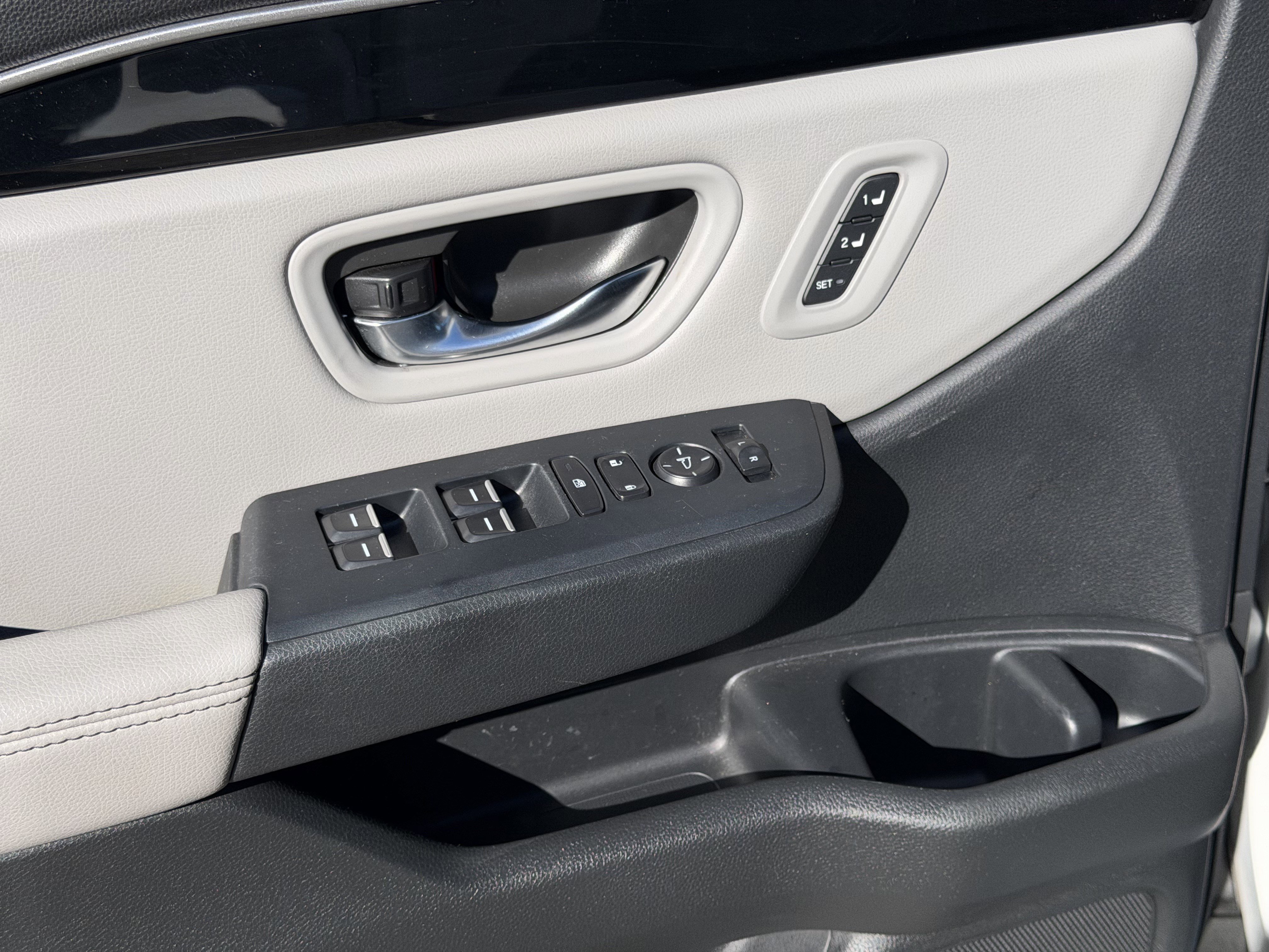 Certified 2024 Honda Pilot Touring image 11