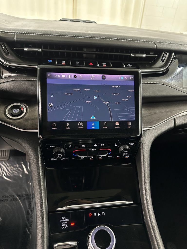 Used 2022 Jeep Grand Cherokee Limited 4xe w/ Luxury Tech Group II AWD/4WD image 22