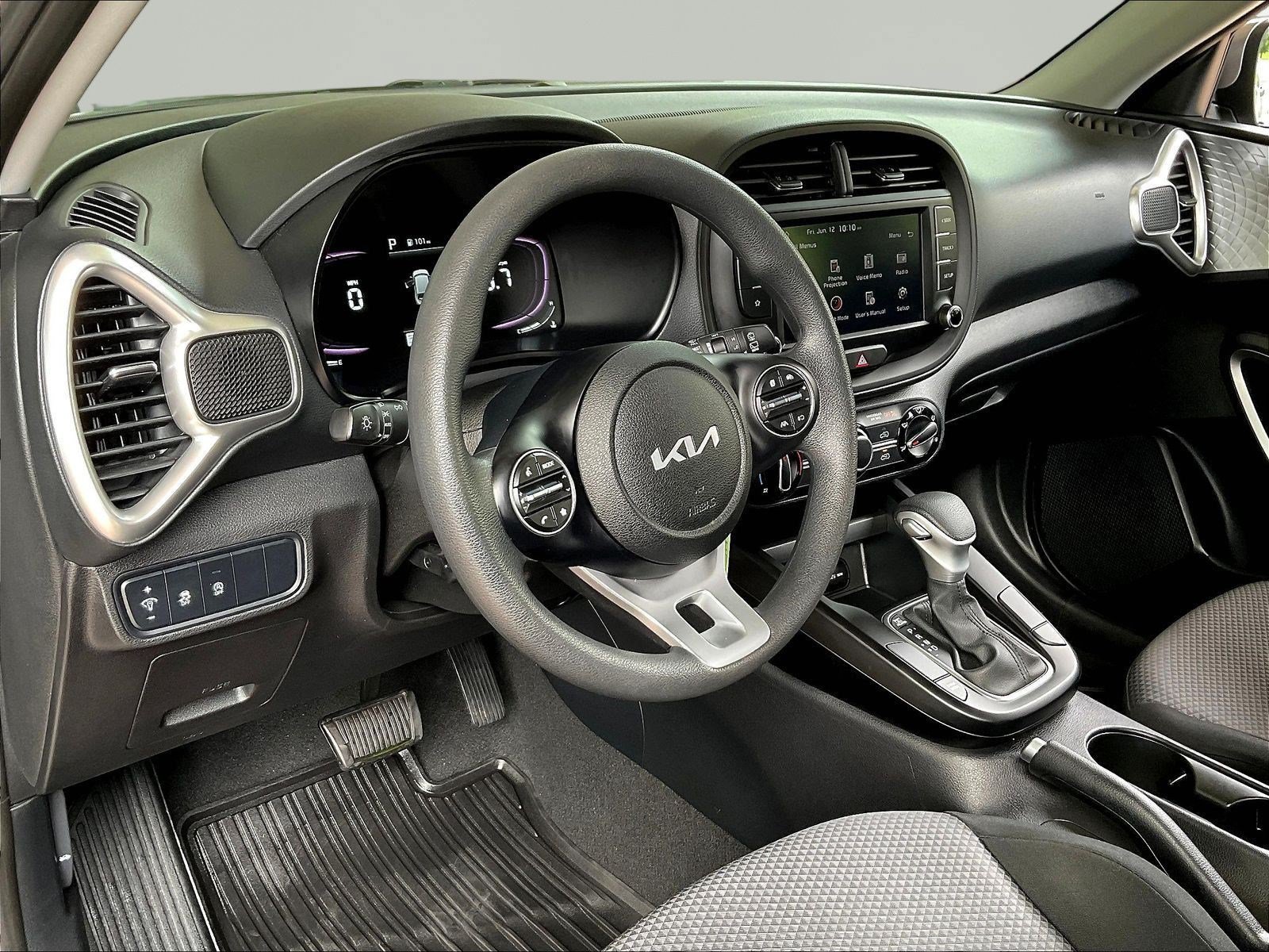 Used 2023 Kia Soul LX FWD image 15