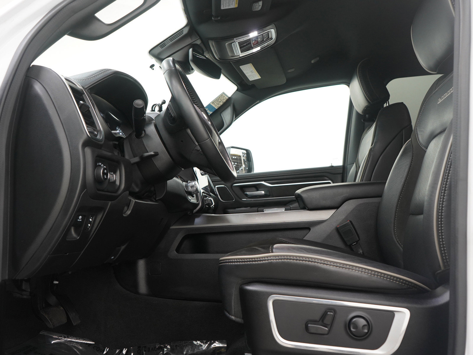 Used 2023 RAM 1500 Laramie image 23