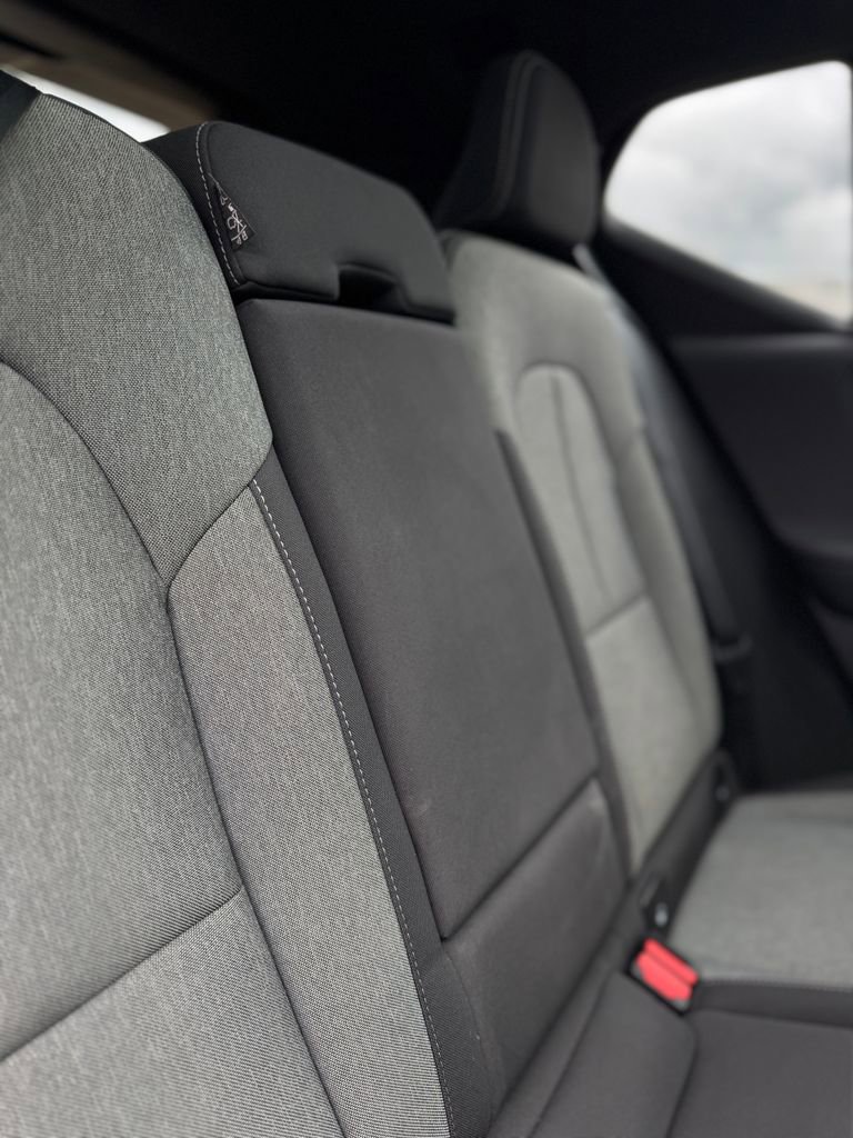 Used 2024 Volvo XC40 B5 Core AWD/4WD image 39