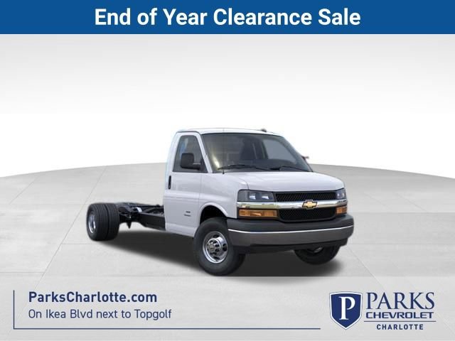 New 2025 Chevrolet Express 4500 4500 Series w/ Power Convenience Package