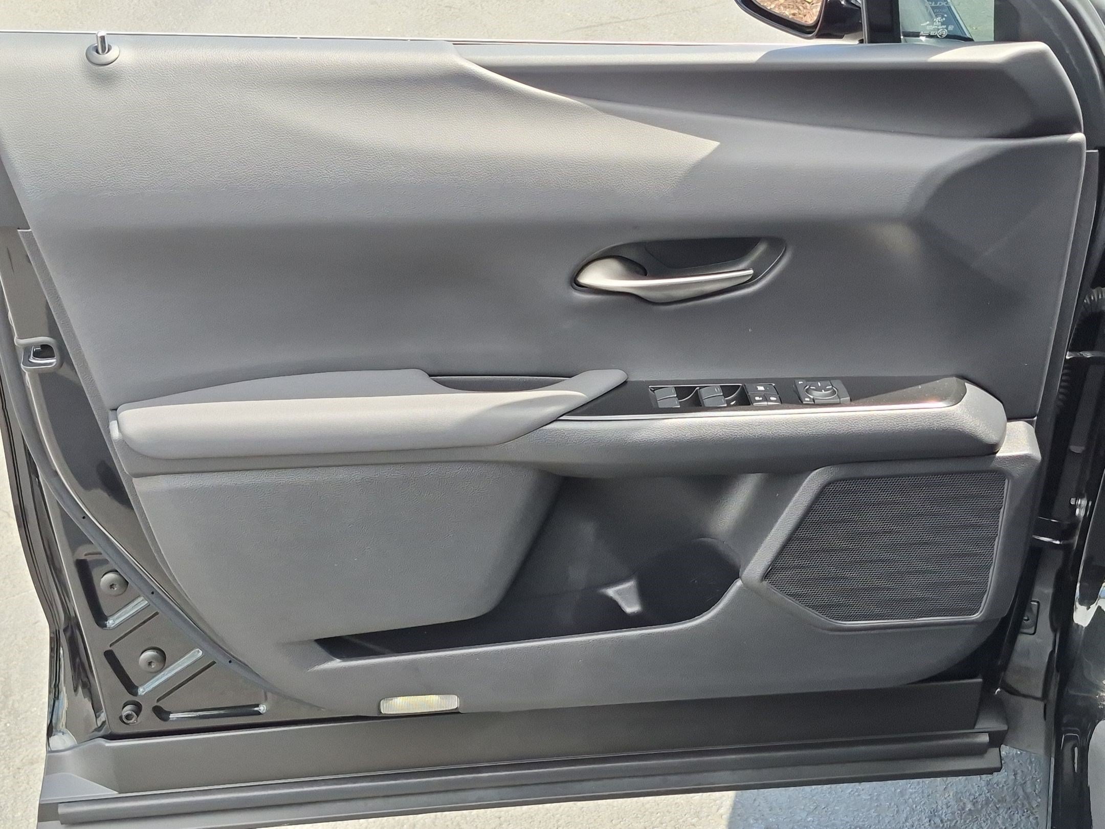 Used 2022 Lexus UX 250h AWD/4WD image 14