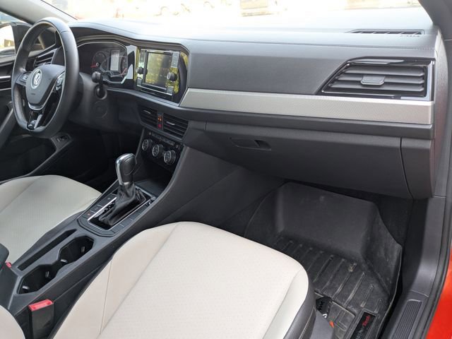 Used 2019 Volkswagen Jetta R-Line FWD image 4