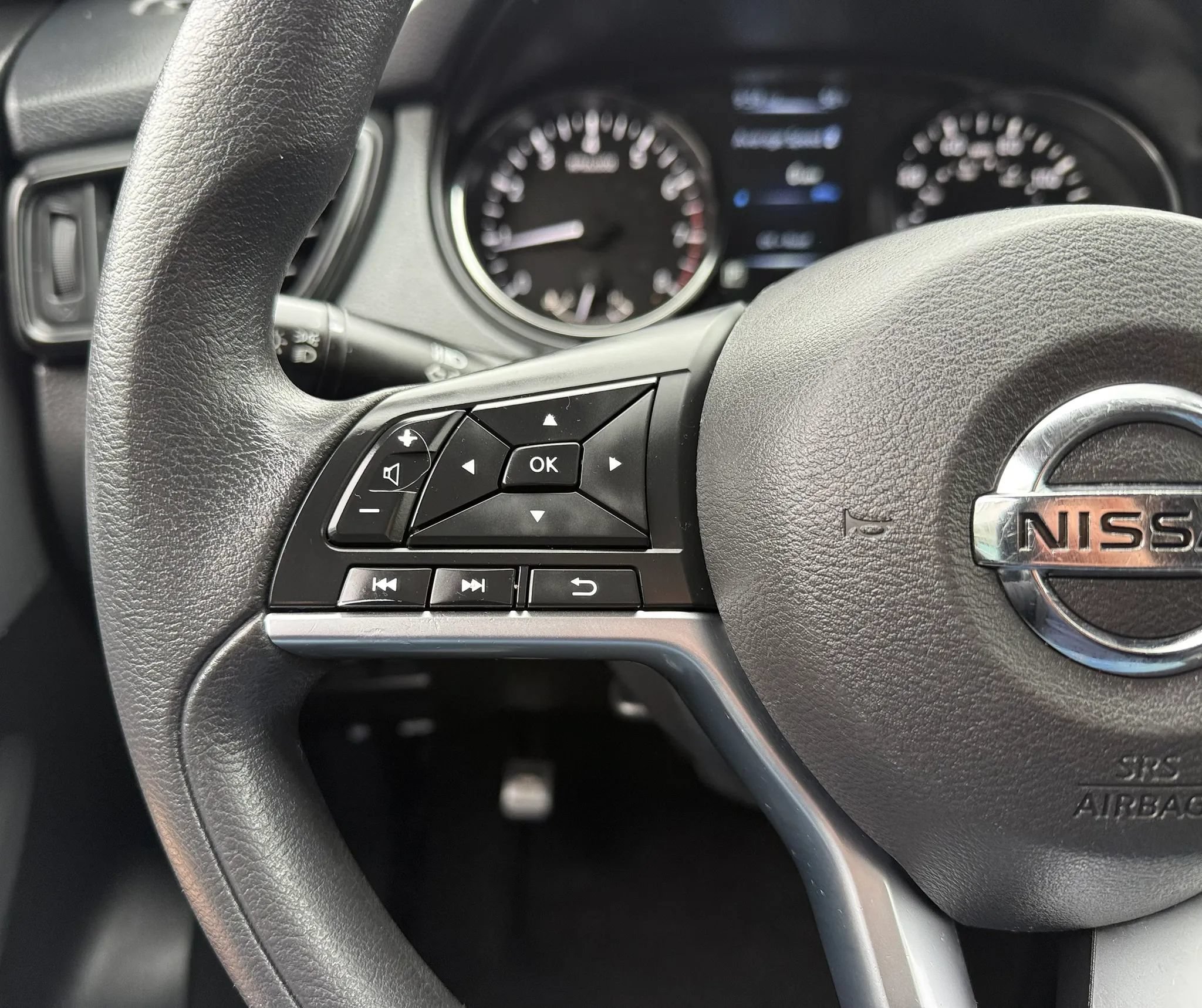 Used 2017 Nissan Rogue S AWD/4WD image 13