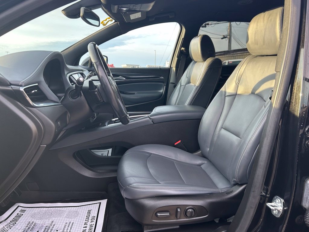 Used 2023 Buick Enclave Essence AWD/4WD image 10