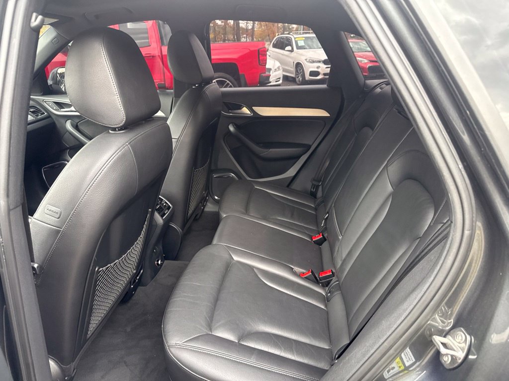Used 2018 Audi Q3 2.0T Premium Plus w/ Premium Plus Package AWD/4WD image 31