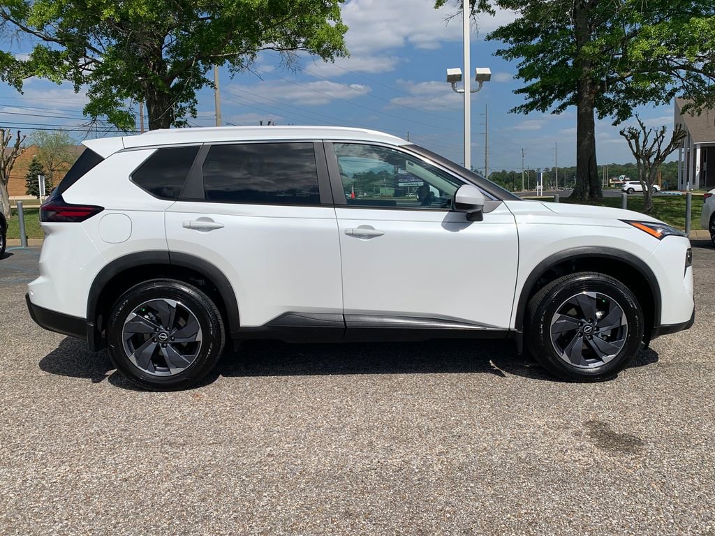 Used 2026 Nissan Rogue SV w/ SV Premium Package image 2