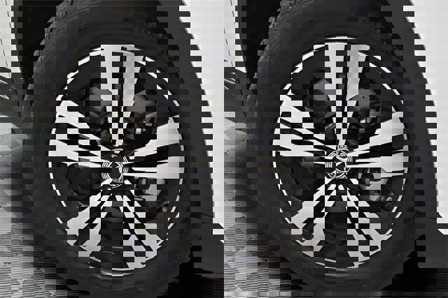 New 2025 Mercedes-Benz GLA 250 4MATIC image 28