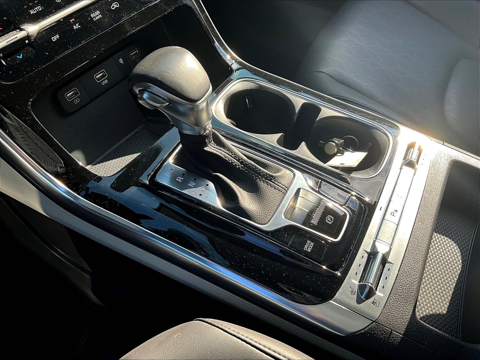 Used 2023 Kia Carnival SX FWD image 18