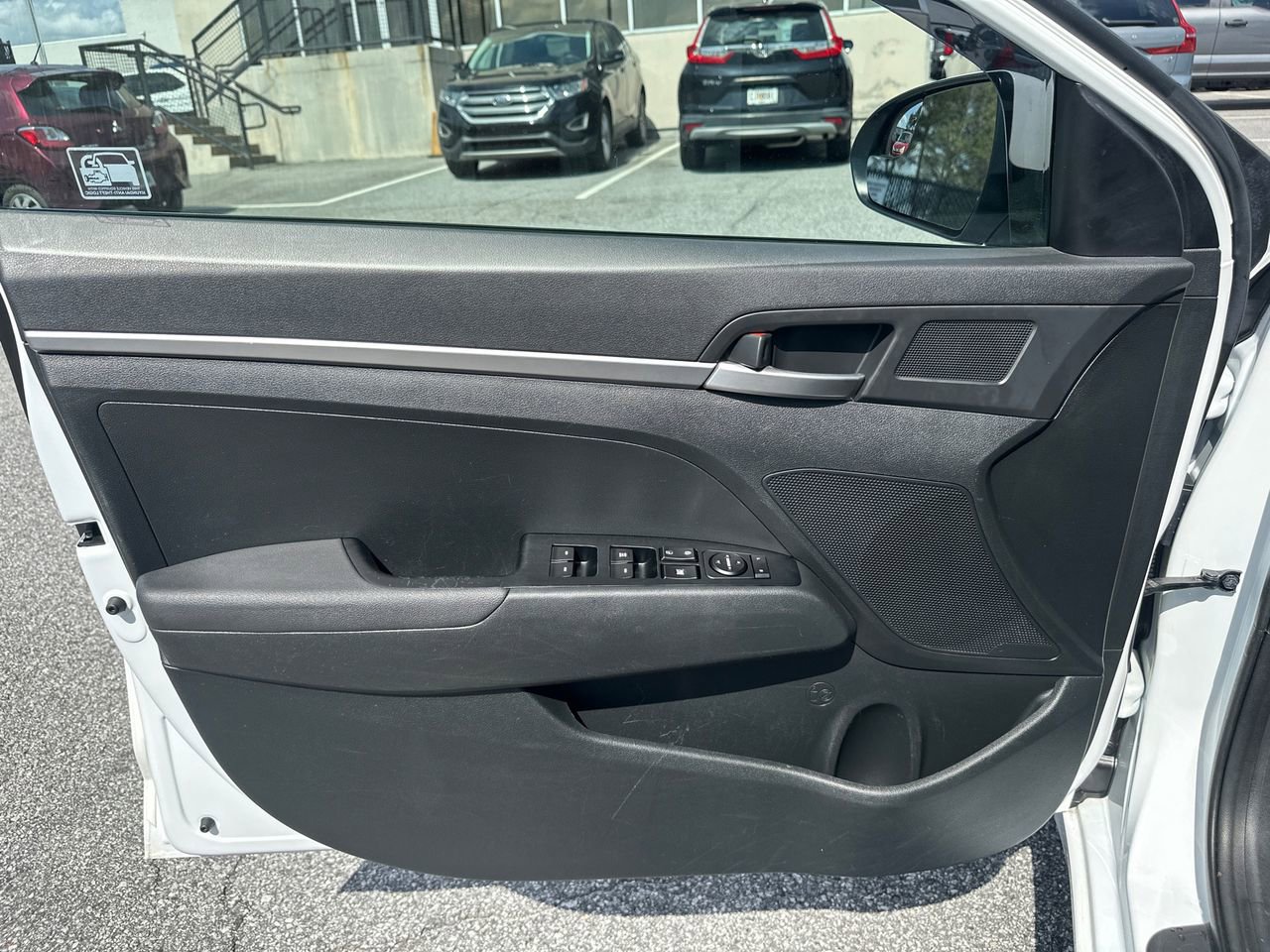 Used 2019 Hyundai Elantra SE w/ Cargo Package image 10