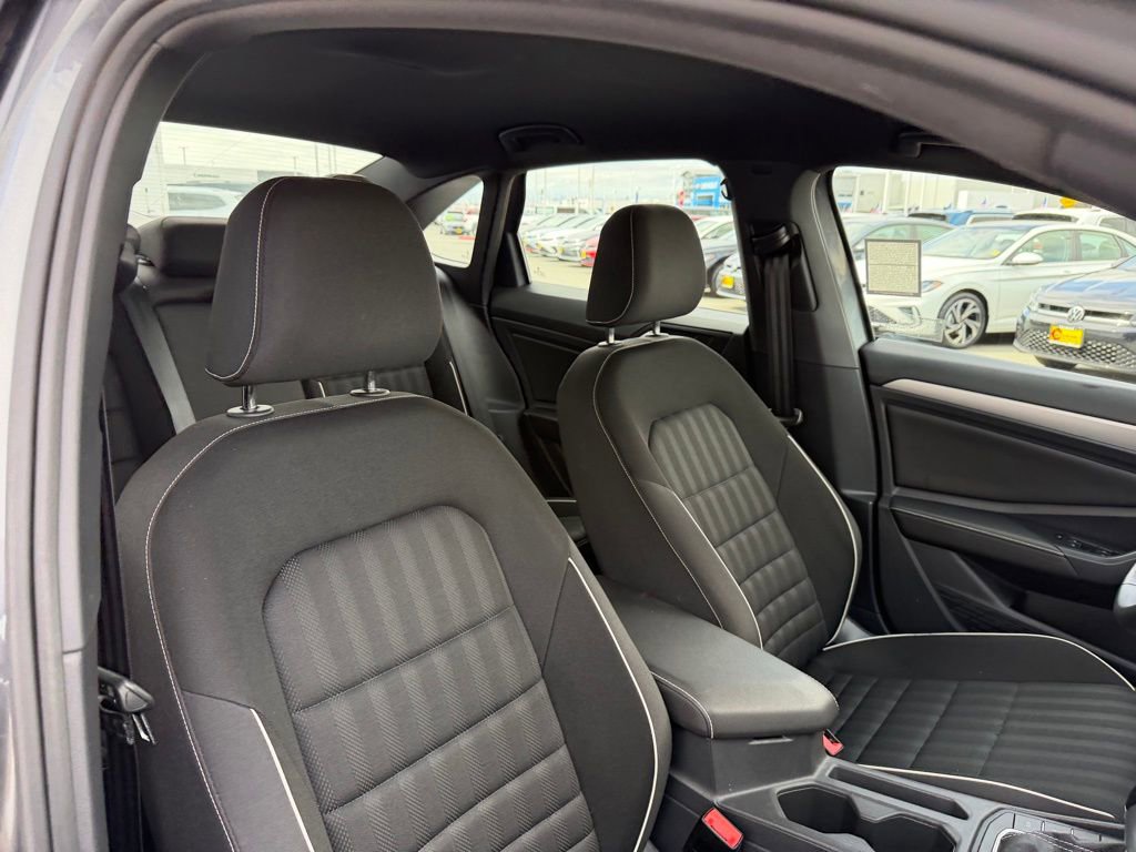Used 2024 Volkswagen Jetta Sport image 21