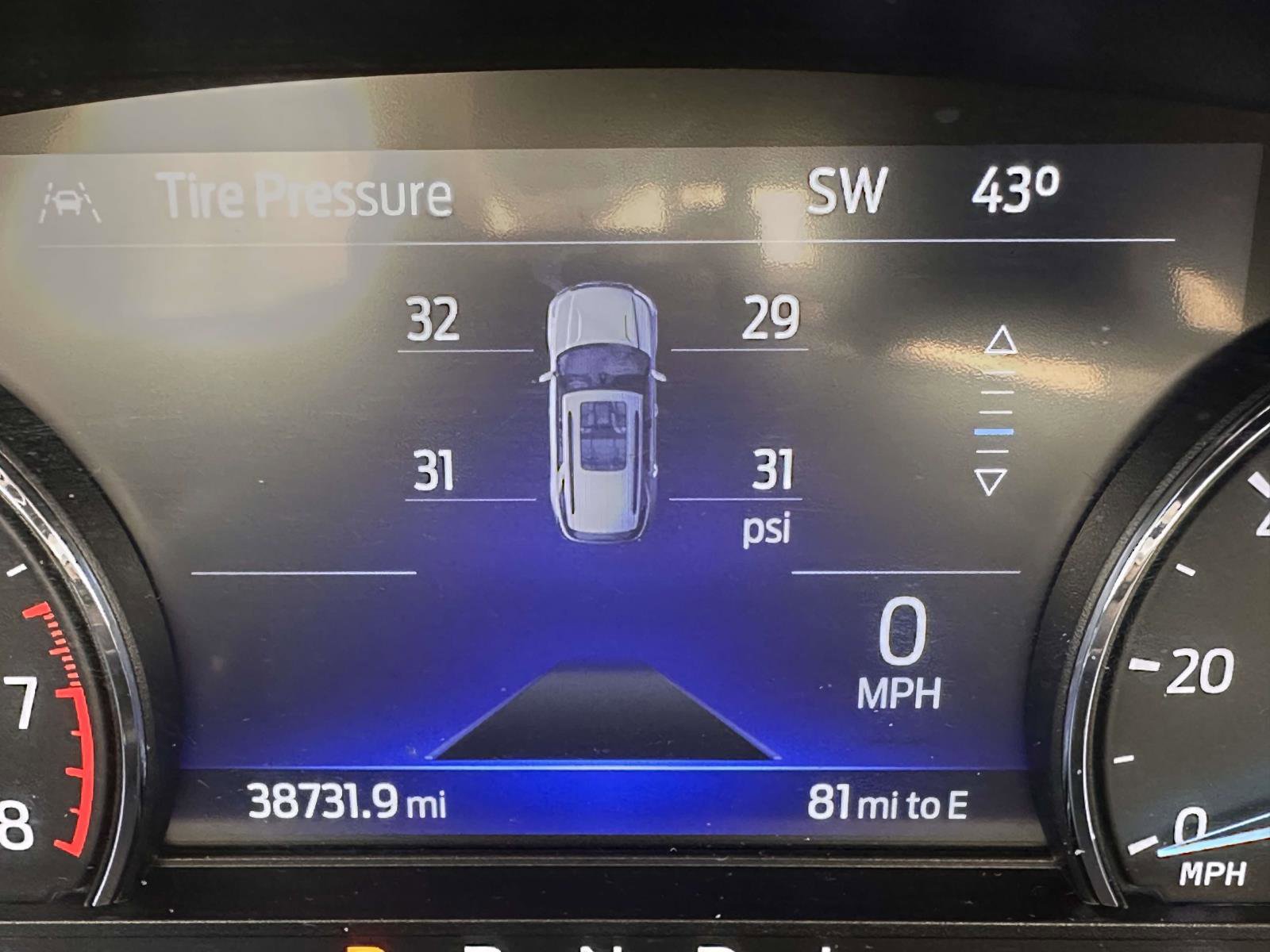 Certified 2022 Ford Explorer XLT w/ Equipment Group 202A image 31