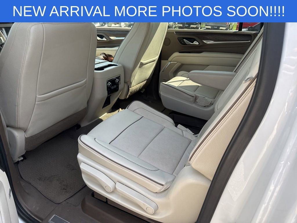 Used 2021 GMC Yukon XL Denali w/ Denali Premium Package image 11