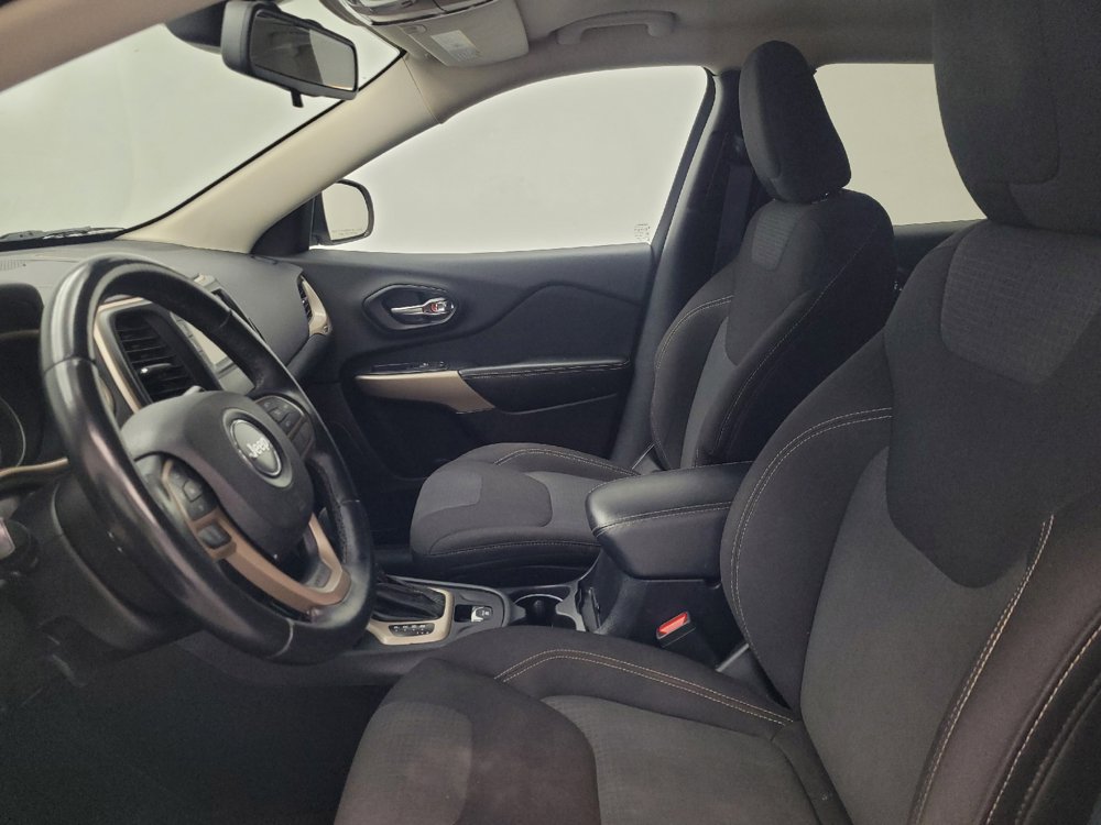 Used 2017 Jeep Cherokee Latitude FWD image 17