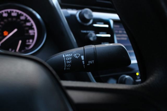 Used 2018 Toyota Camry LE image 14