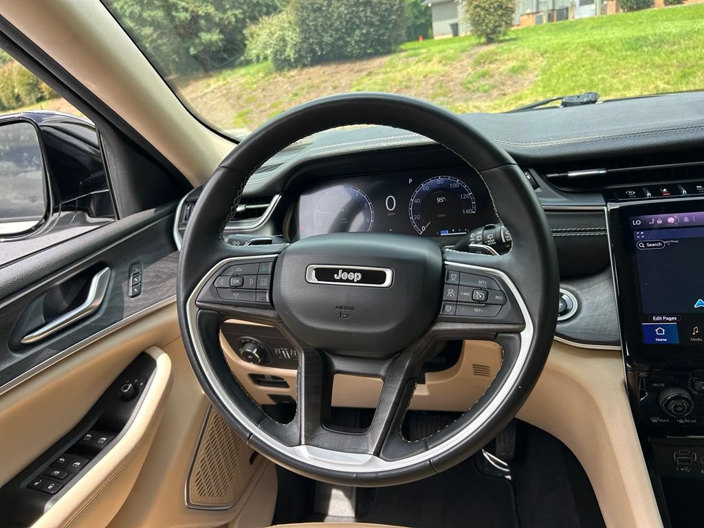 Used 2021 Jeep Grand Cherokee L Limited AWD/4WD image 23