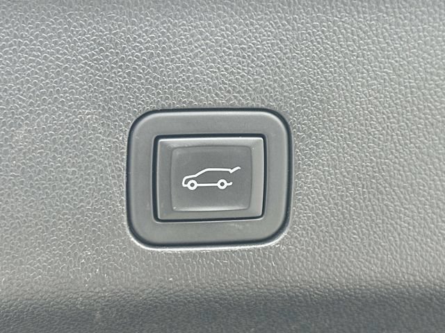 Used 2024 GMC Yukon XL Denali w/ Advanced Technology Package AWD/4WD image 20