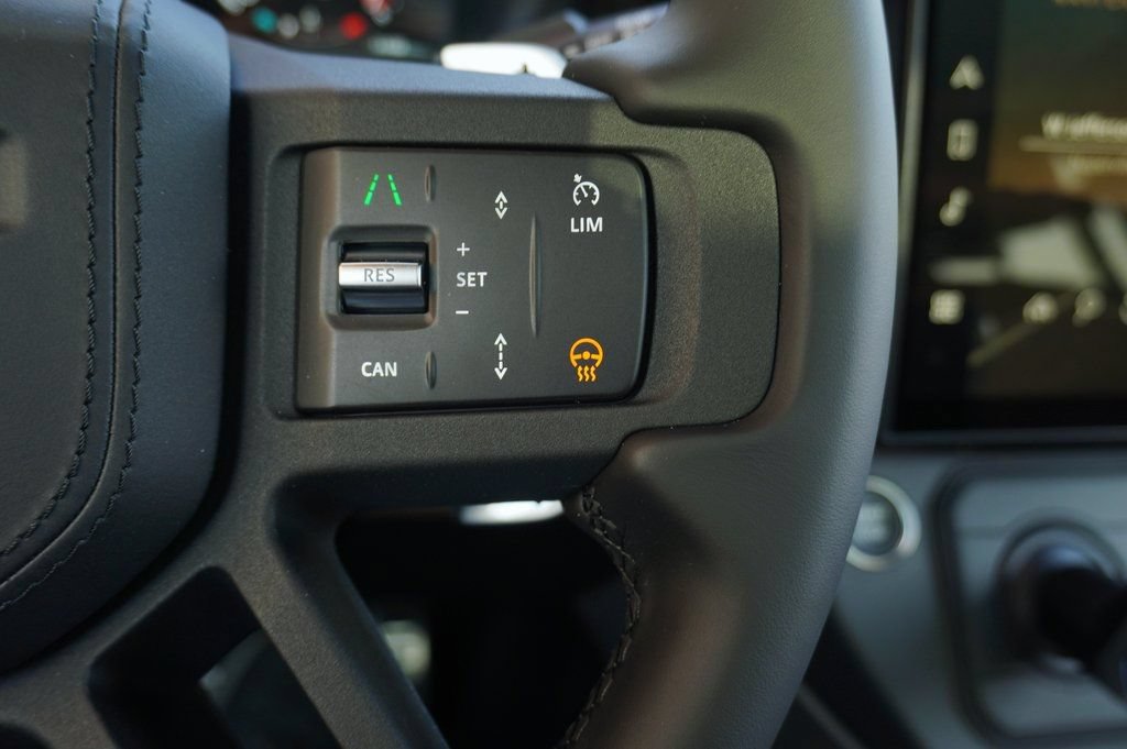 Used 2026 Land Rover Defender 110 V8 AWD/4WD image 19
