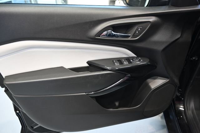 Used 2025 Chevrolet Trax LT w/ Driver Confidence Package FWD image 25