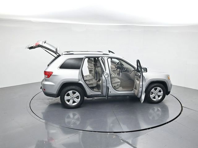 Used 2011 Jeep Grand Cherokee Laredo RWD image 46