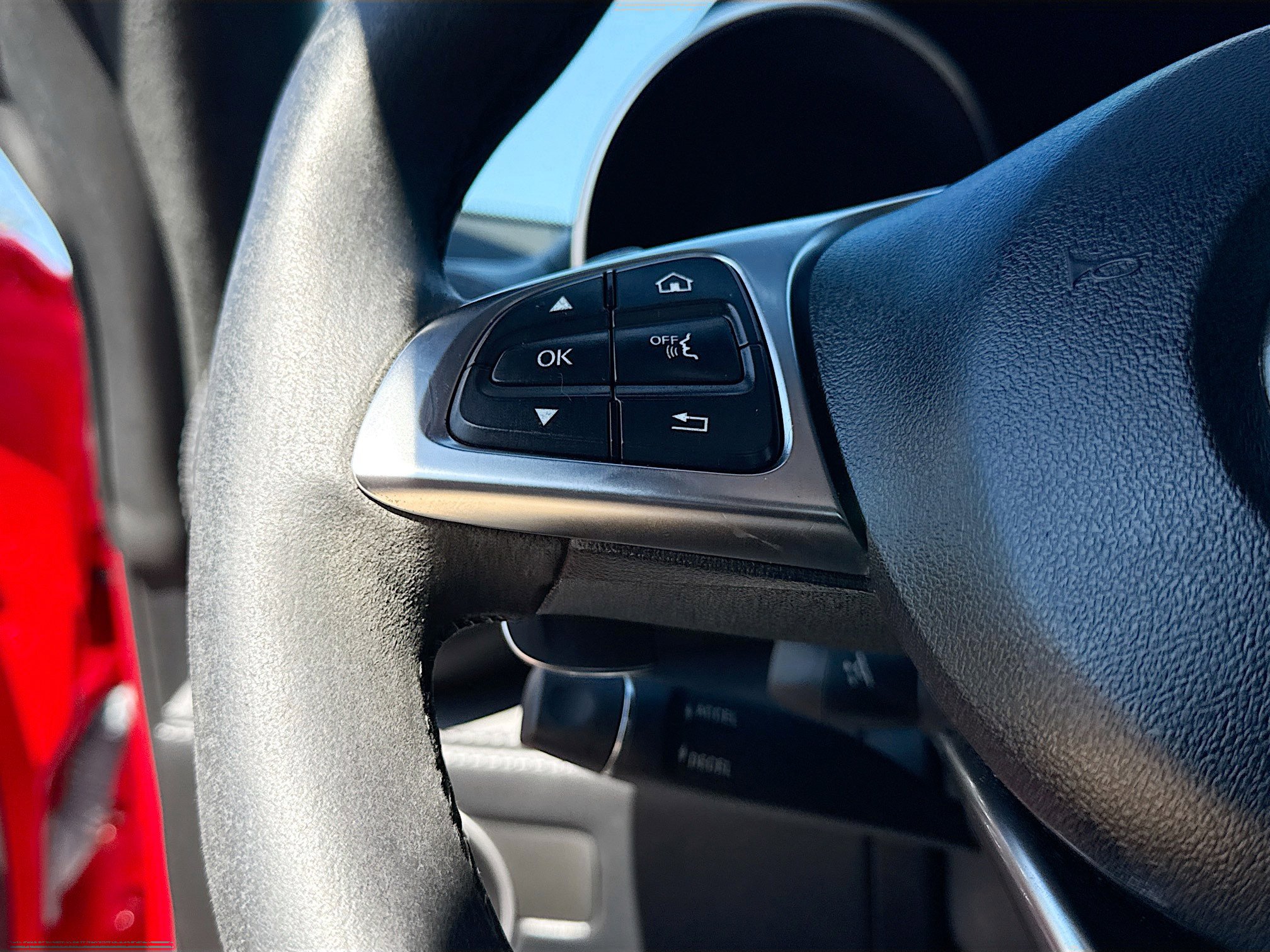 Used 2016 Mercedes-Benz AMG GT S w/ Exclusive Interior Package image 33