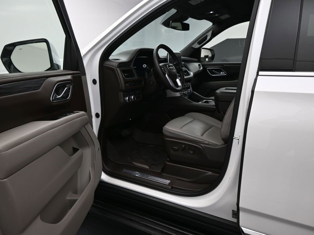 Certified 2024 GMC Yukon SLT w/ SLT Luxury Package image 11