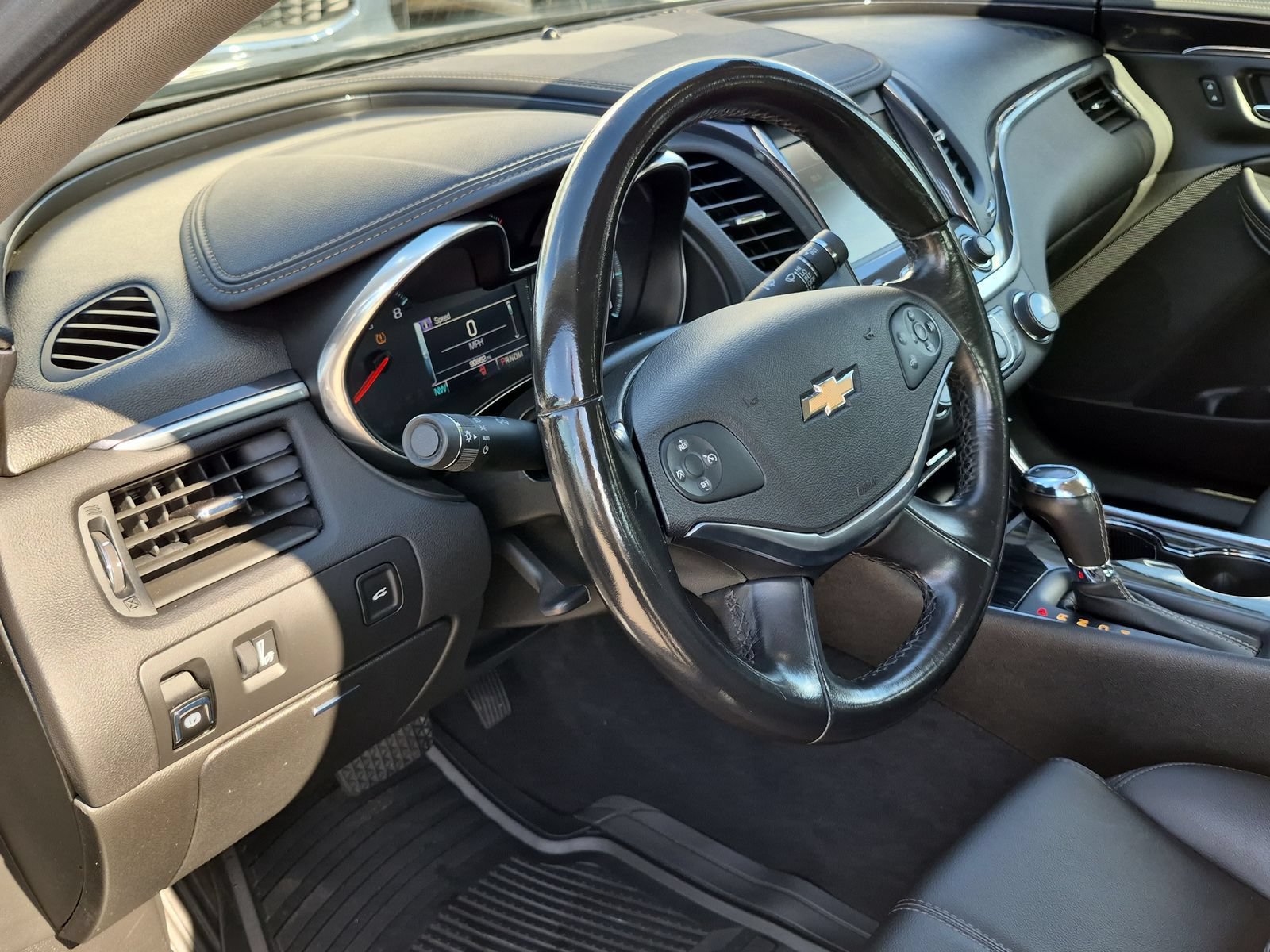 Used 2018 Chevrolet Impala LT FWD image 11