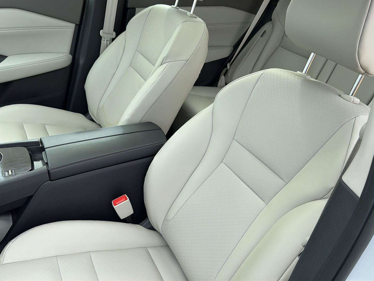 New 2026 Nissan Rogue Dark Armor FWD image 30