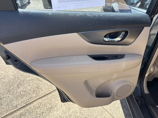 Used 2016 Nissan Rogue S FWD image 28