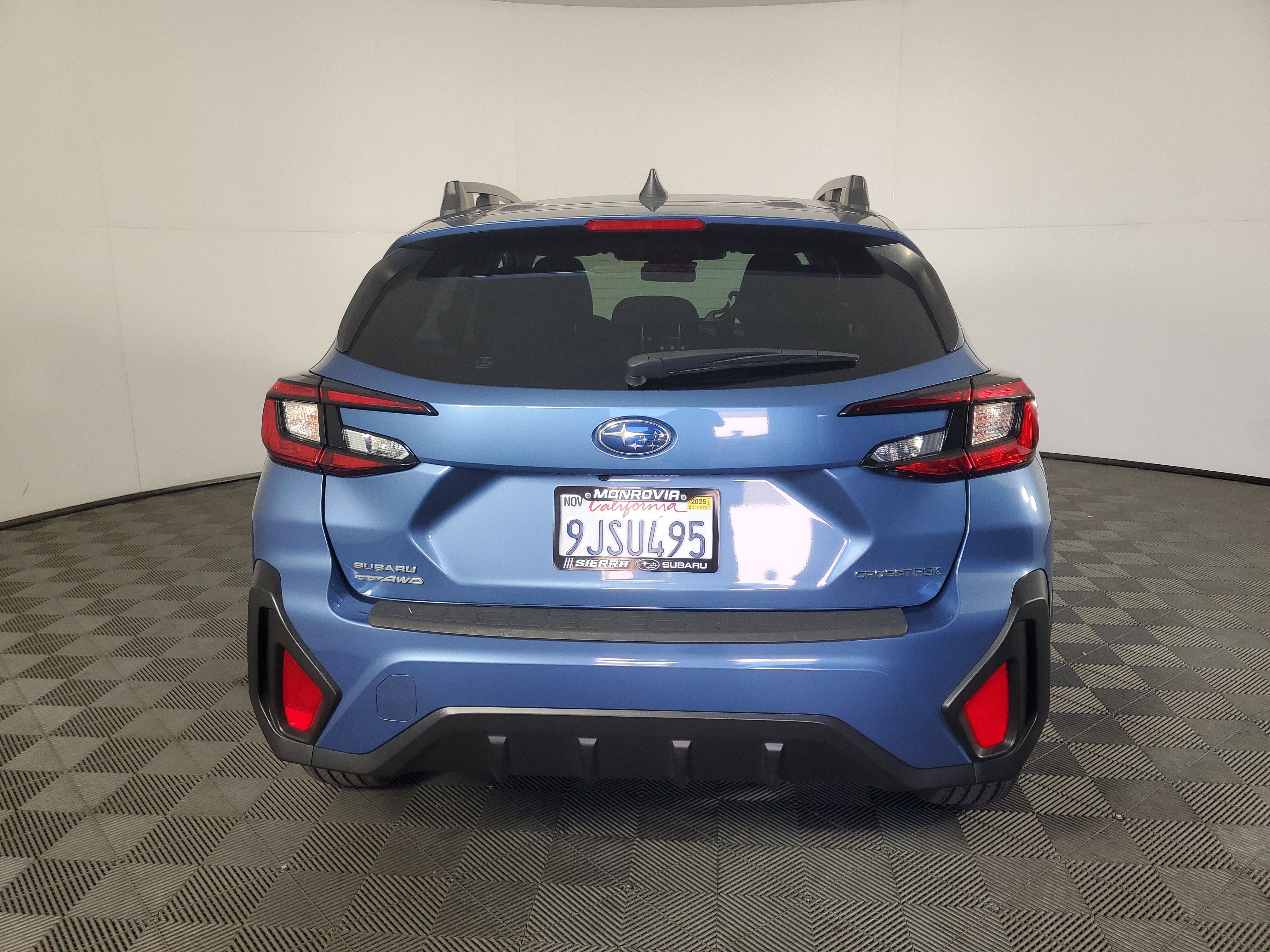 Used 2024 Subaru Crosstrek 2.0i Premium AWD/4WD image 5