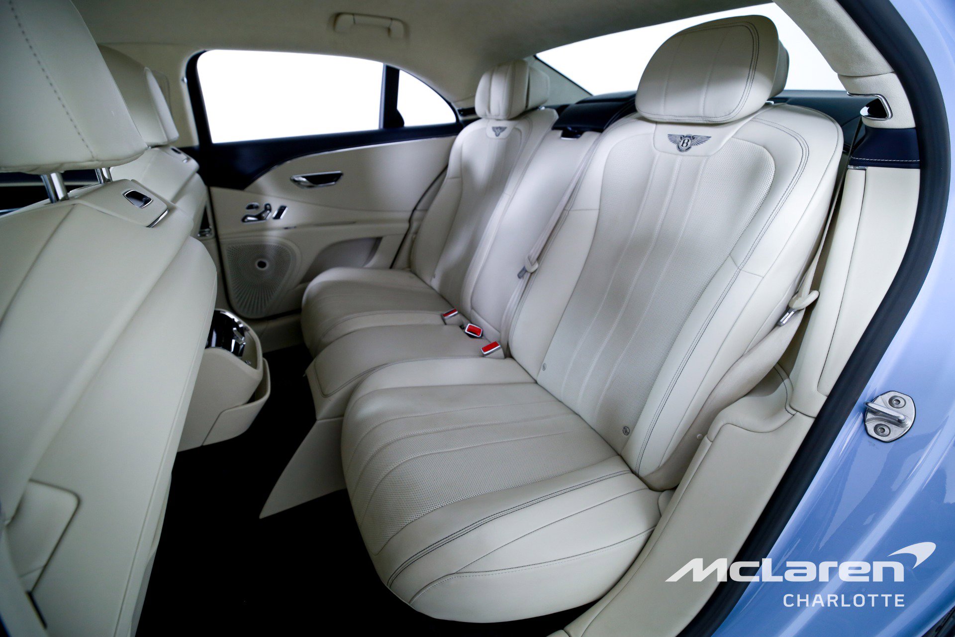 Used 2022 Bentley Flying Spur V8 image 18