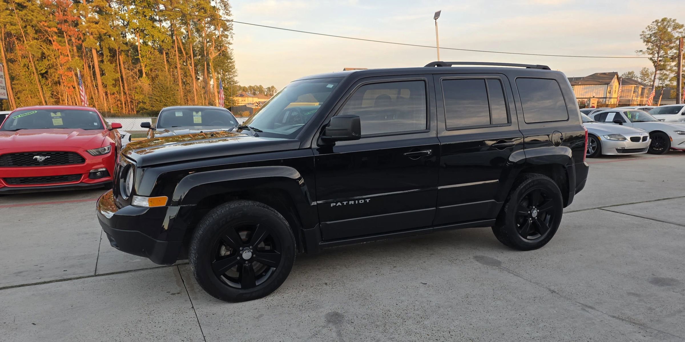 Used 2017 Jeep Patriot Latitude FWD image 1