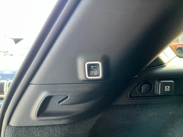 Certified 2025 Jeep Grand Cherokee Summit AWD/4WD image 9