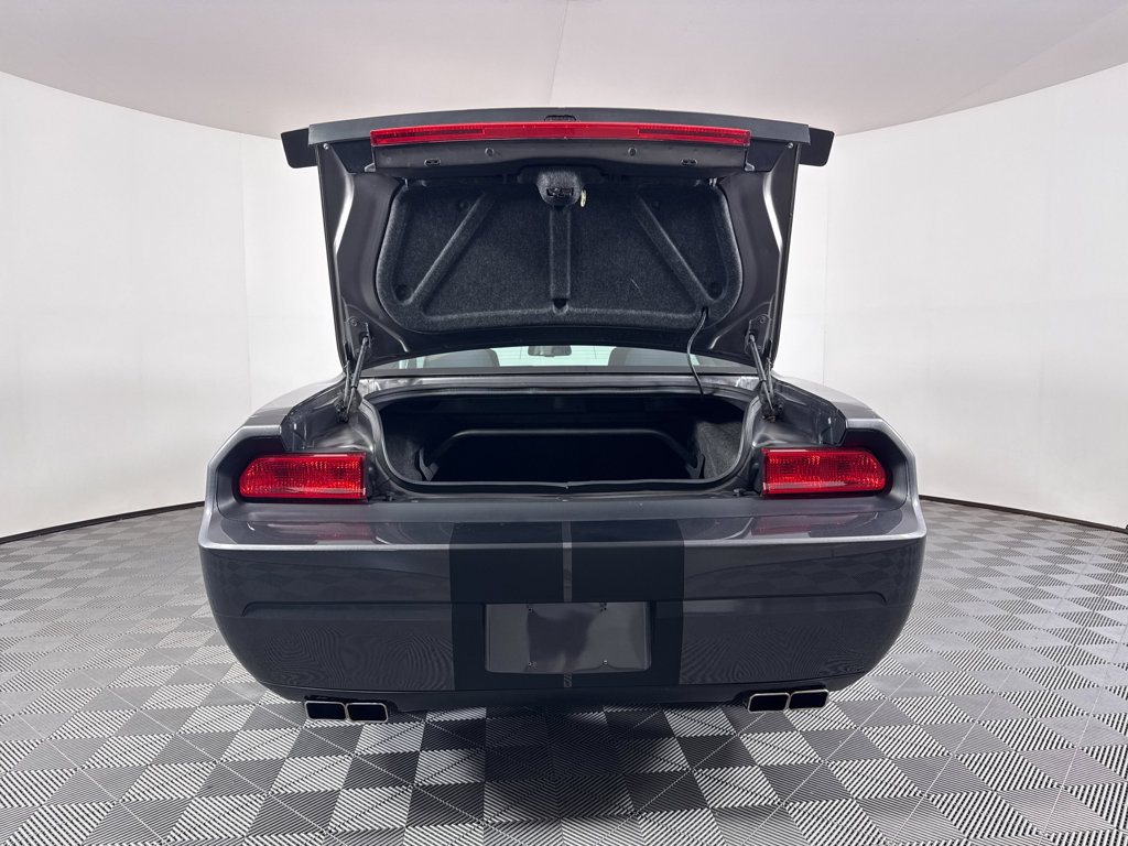 Used 2014 Dodge Challenger R/T image 9