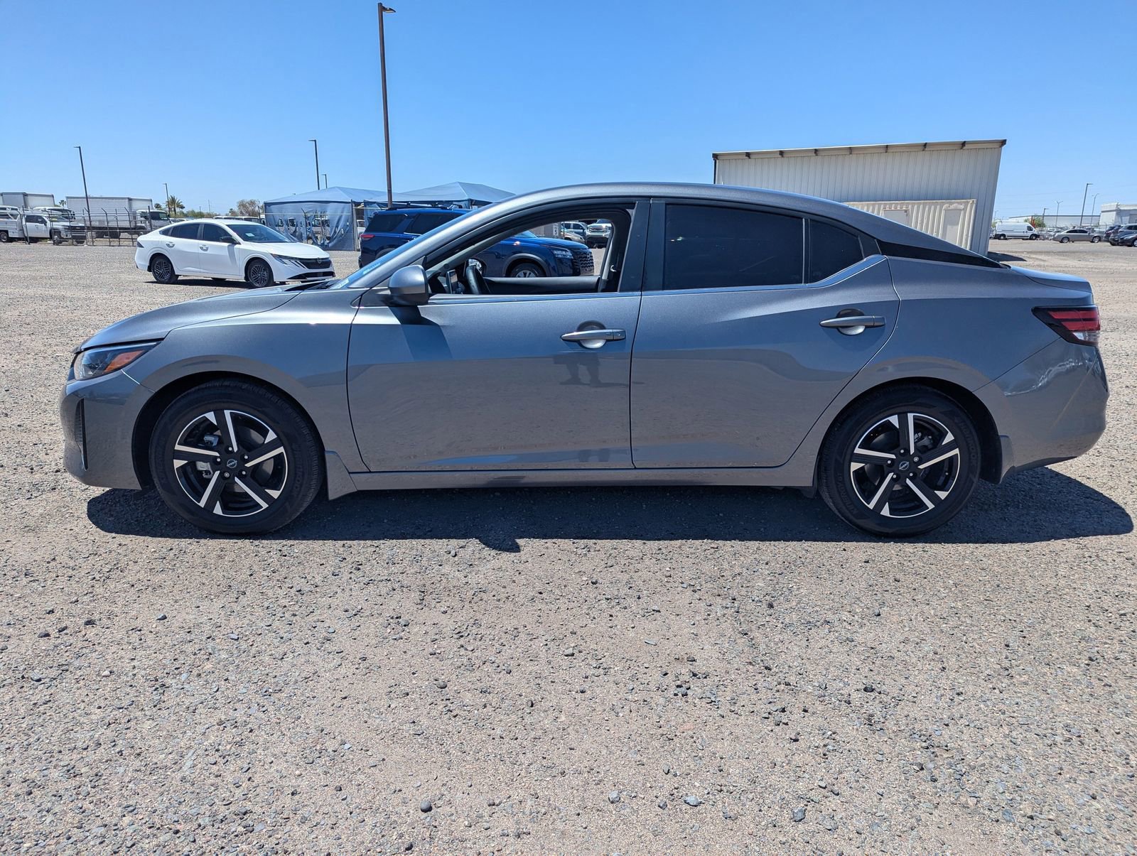 Used 2025 Nissan Sentra SV FWD image 2