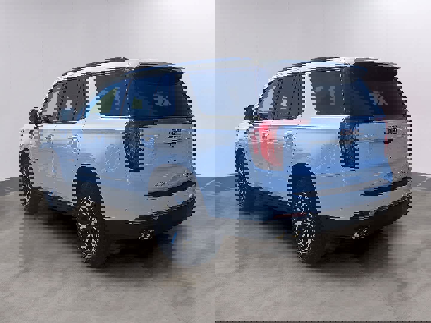 Used 2025 GMC Yukon AT4 w/ AT4 Premium Package image 6