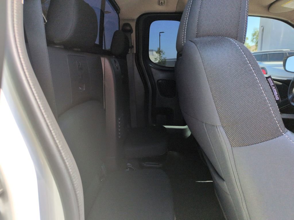 Used 2024 Nissan Frontier SV w/ SV Convenience Package image 16