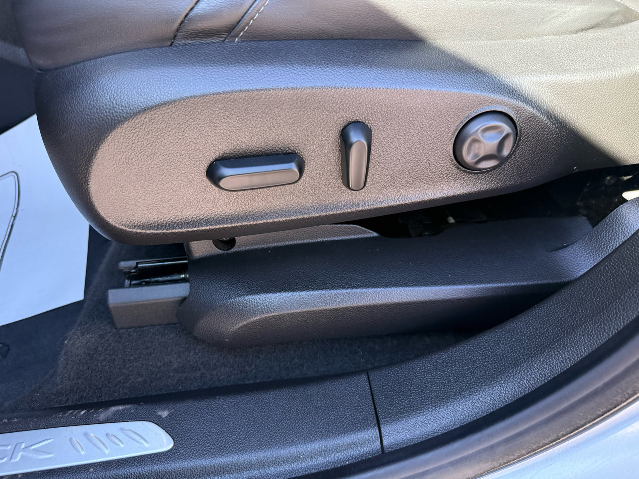 Used 2019 Buick Envision Essence image 13