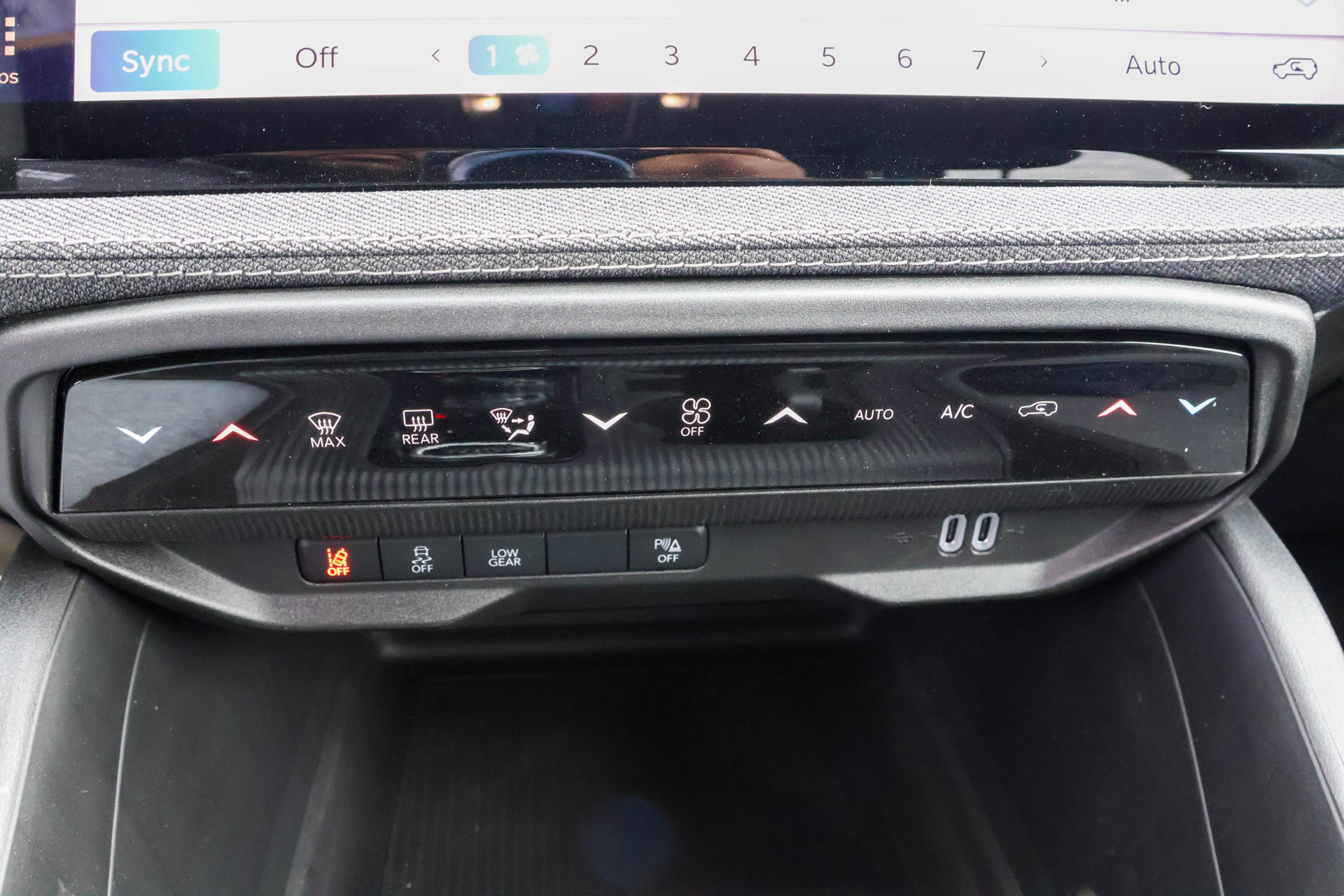 New 2026 Jeep Cherokee Laredo AWD/4WD image 21