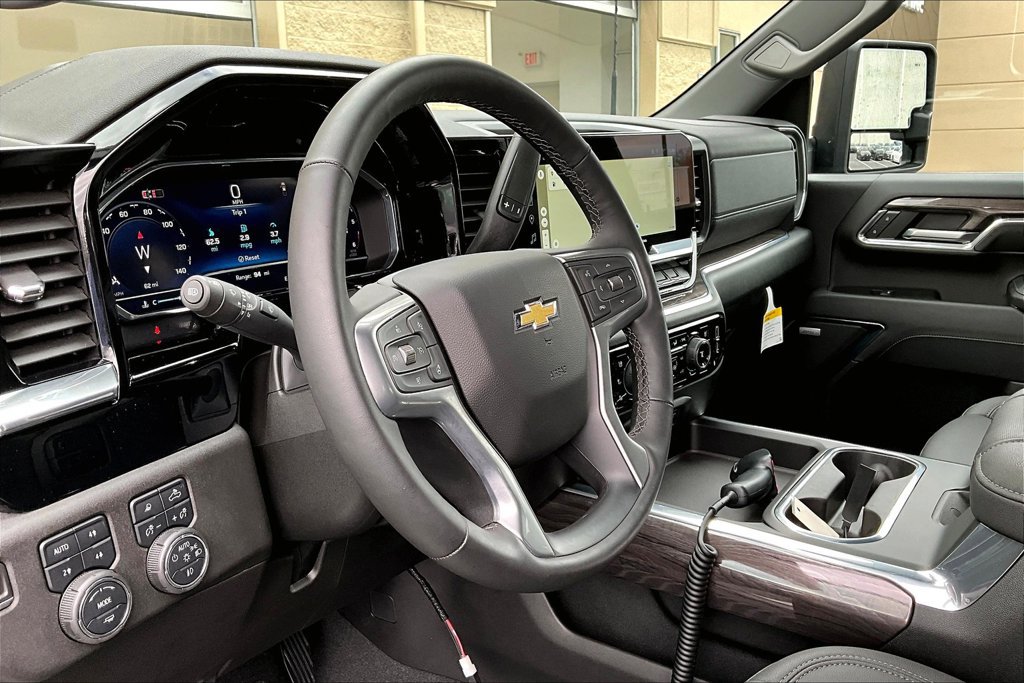 Used 2024 Chevrolet Silverado 2500 LTZ w/ LTZ Convenience Package AWD/4WD image 12